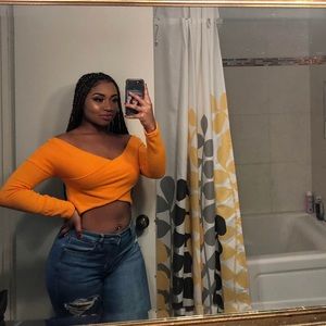 Fashion Nova “In The Middle Crop Top”